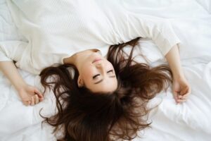 Tidur Tanpa Bantal Tidur Tanpa Bantal